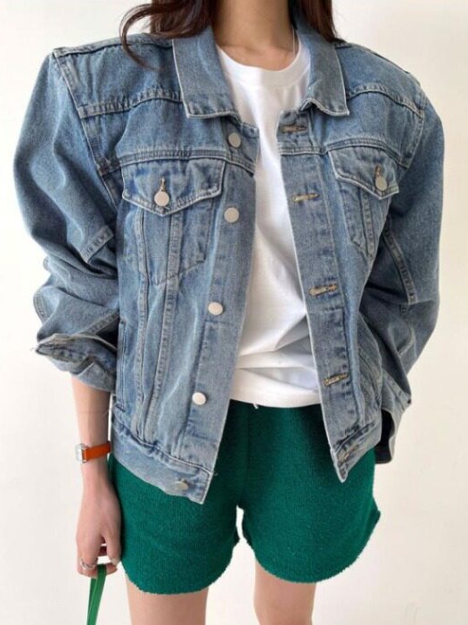 Classic Never Outdated Hong Ko - Street Fashion Hong Kong 评论和价格