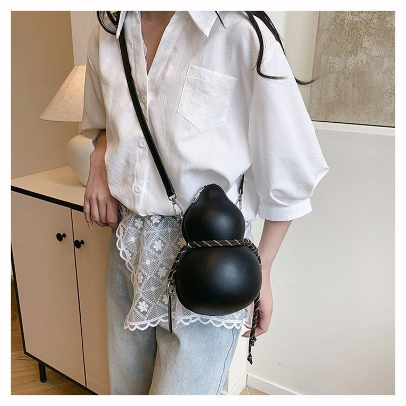 Gourd Shape Crossbody Bag Russ - Street Fashion Russia 评论和价格
